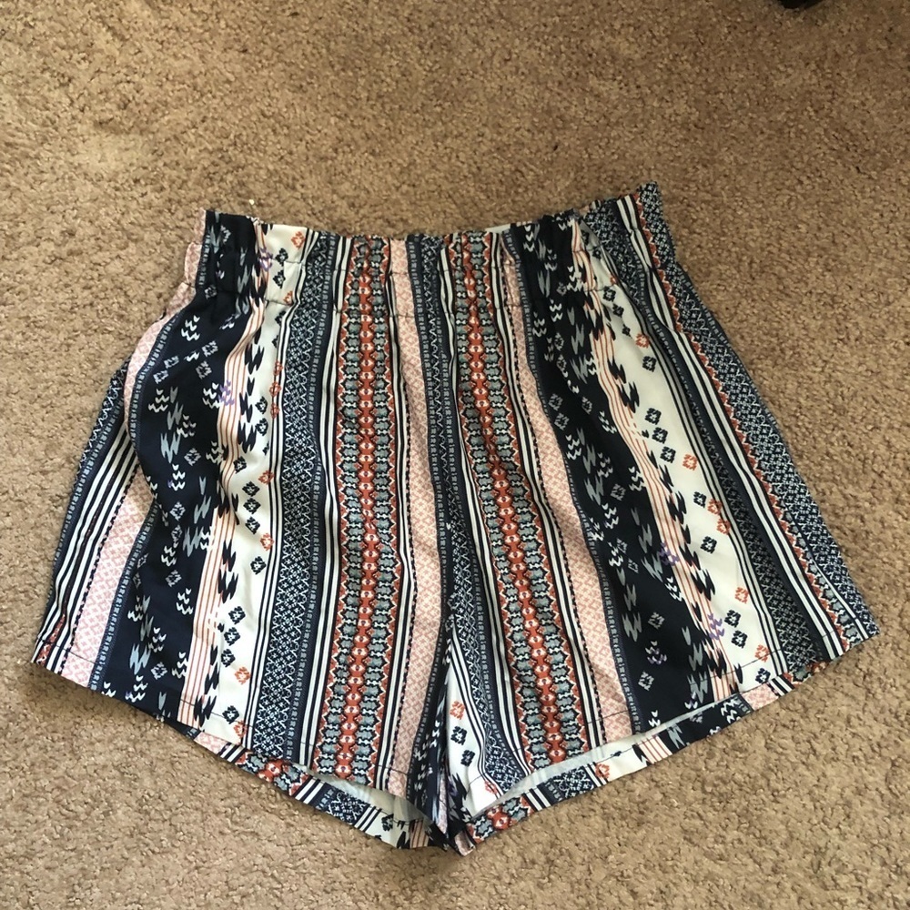 Shein Patterned Shorts - Picture 3 of 5